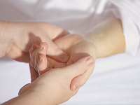 caregiver-pain-management-massage-therapy-iris-hoiting